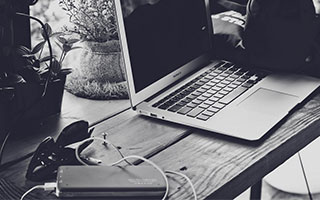 爱游戏登录入口-节奏混乱时球员应如何优先选择防守站位，节奏型控卫的球鞋