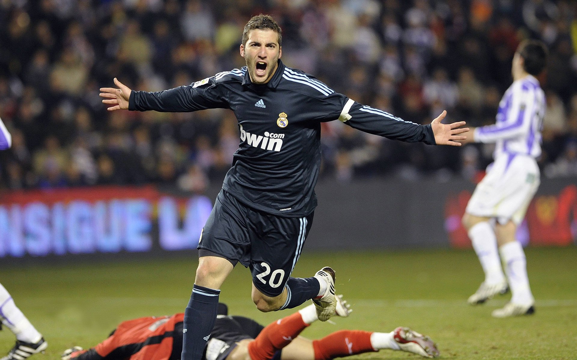 中国足球品牌建设动力不足,中国足球运动品牌